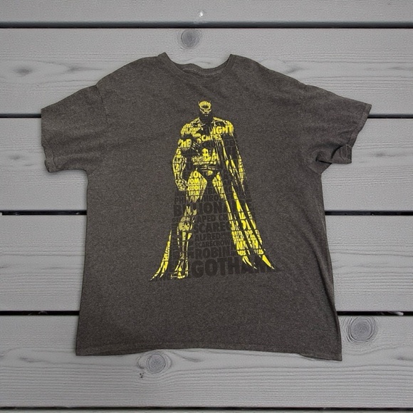 Batman Other - Batman Charcoal Tee with Yellow‎ Graphic xl